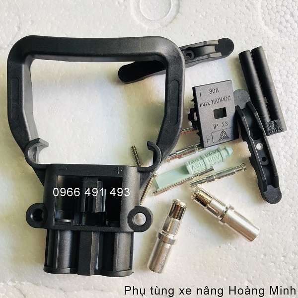 đầu găm ắc quy 150V80 xe nâng điện
