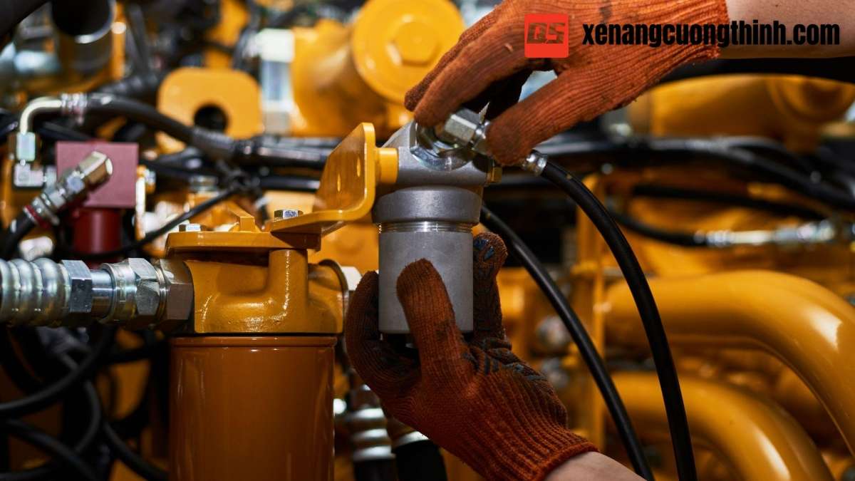 Dầu Thủy Lực Xe Nâng Là Gì?