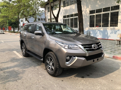 Toyota Fortuner 2.7V AT