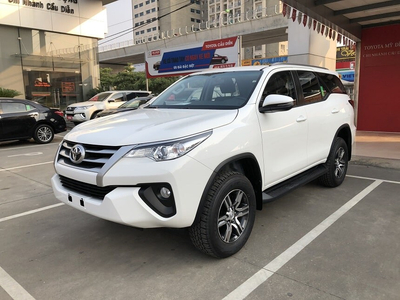 Toyota Fortuner 2.4G MT