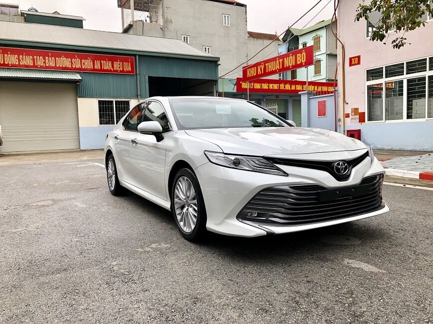 Đầu xe Toyota Camry mới 2.5 Q