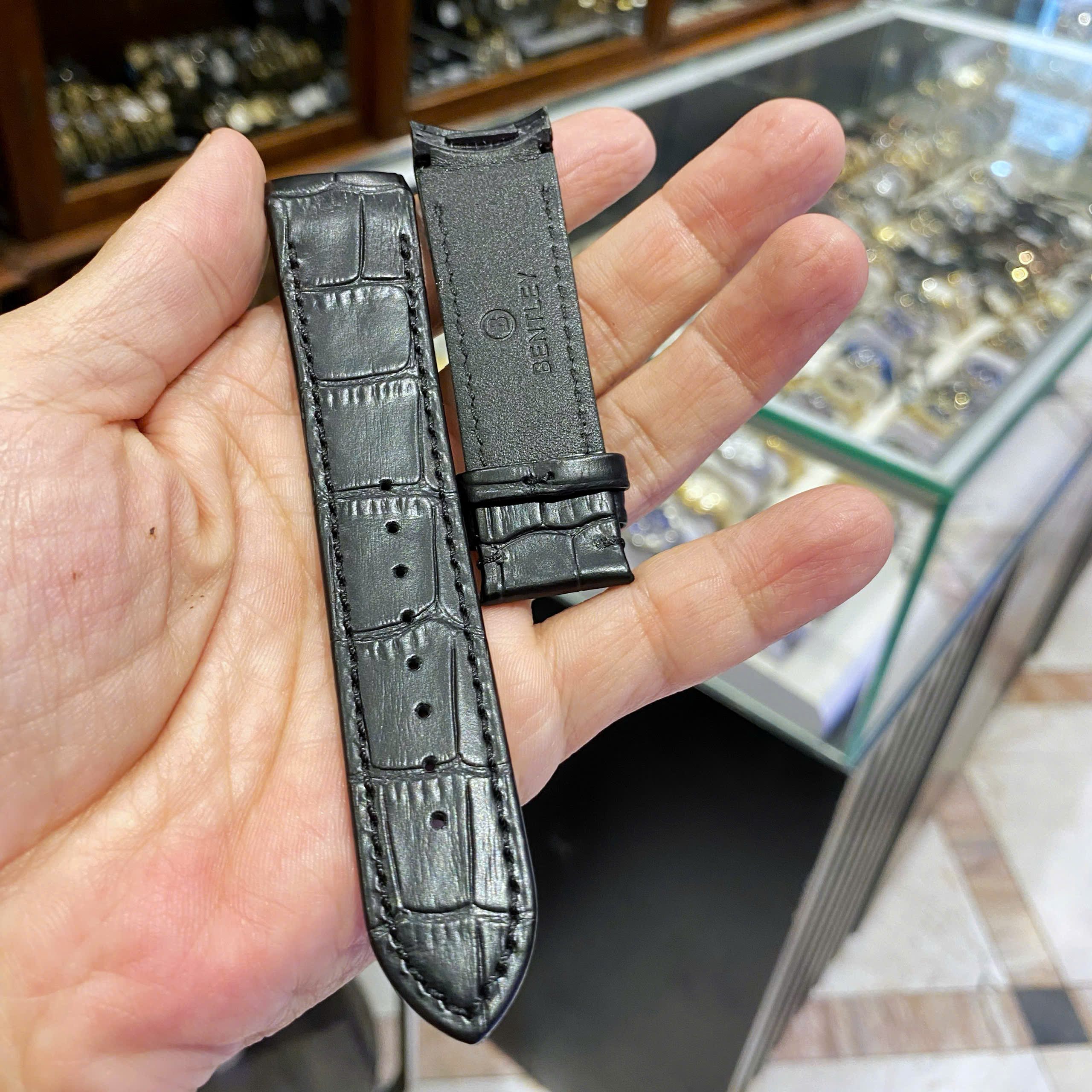 Dây Da Đầu Ôm Chính Hãng Thay Thế Cho Đồng Hồ Bentley