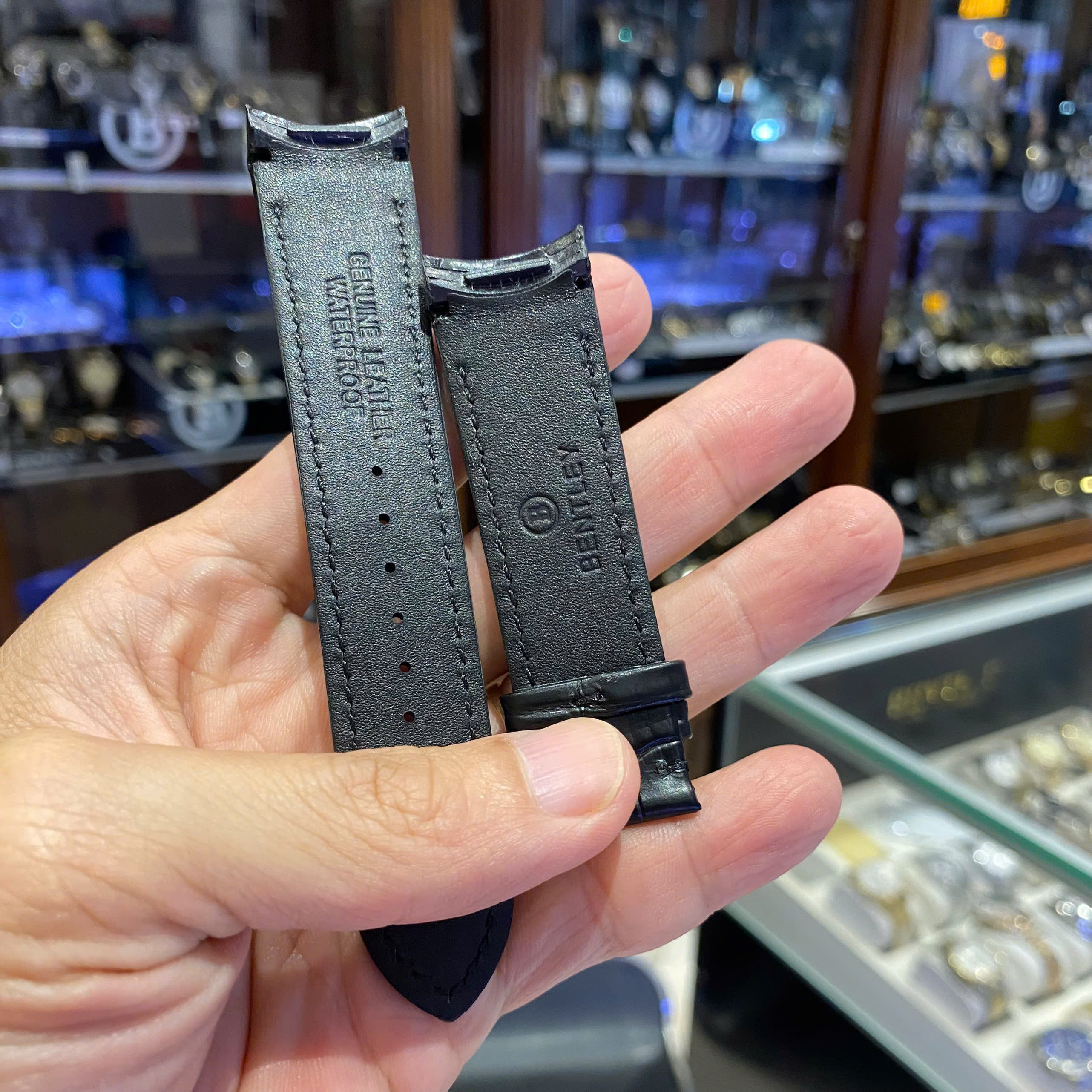 Dây Da Đầu Ôm Chính Hãng Thay Thế Cho Đồng Hồ Bentley Dây Da Đầu Ôm Chính Hãng Thay Thế Cho Đồng Hồ Bentley