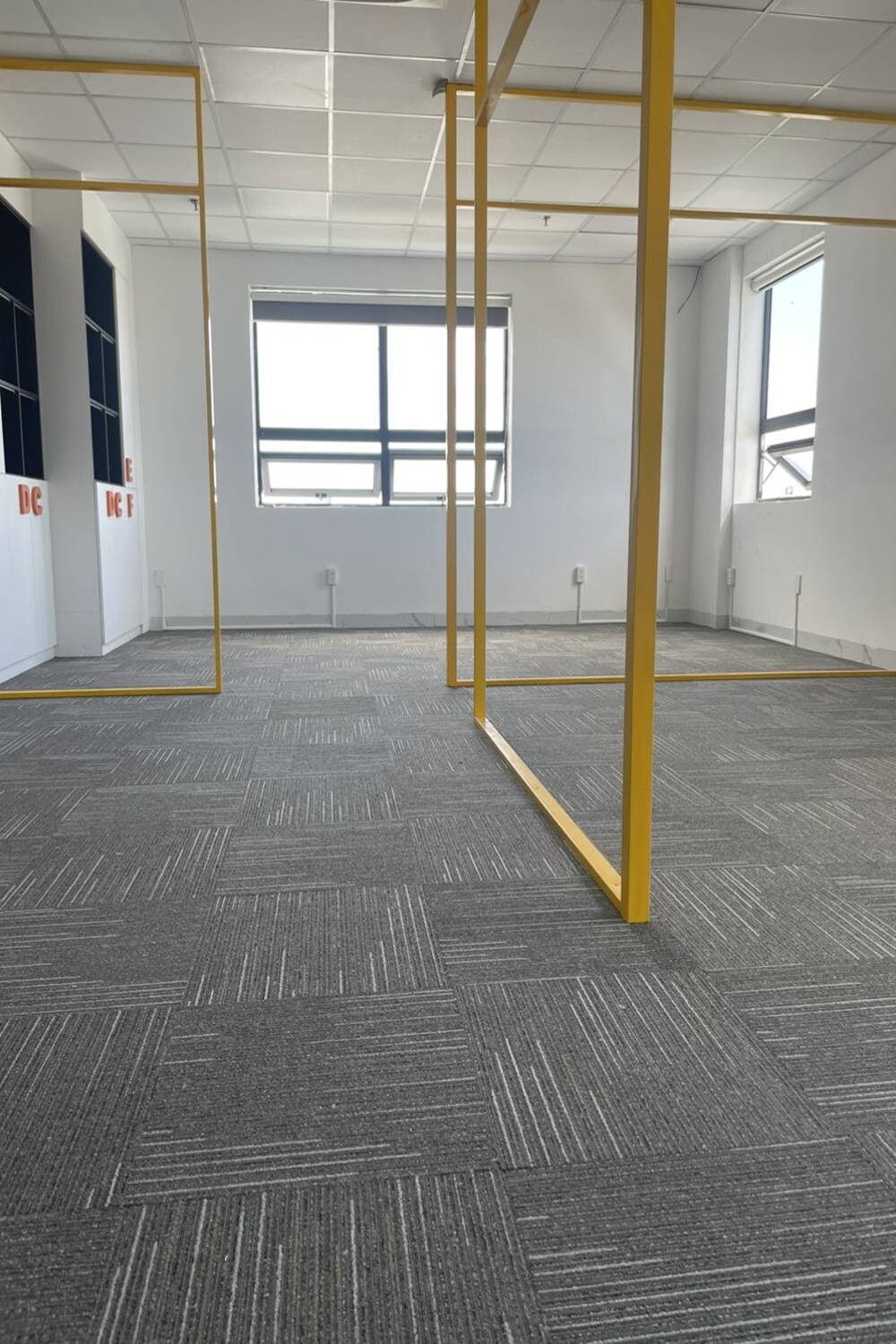 Thảm gạch đế cao su PVC KT 50cmx50cm HCO-LINOSKYLINE HNM