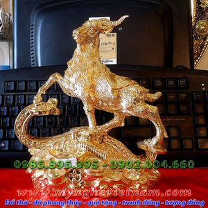 tượng dê đứng trên gậy như ý mạ vàng 18k và 24k làm quà tặng phong thủy