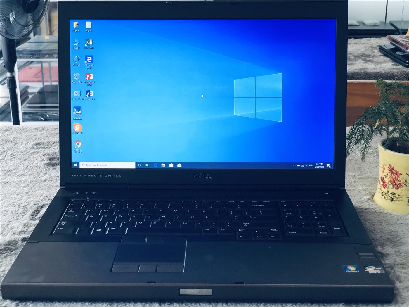 Dell Precision M6700 I7 || RAM 8G / SSD 256 G || 15.6