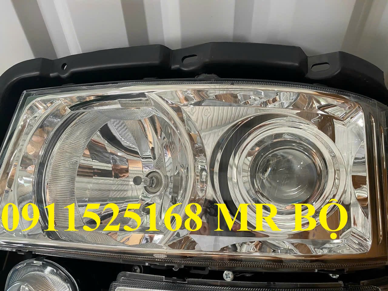 ĐÈN PHA SHACMAN F3000