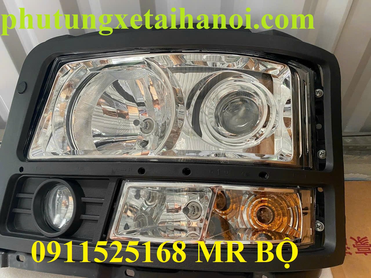 ĐÈN PHA SHACMAN M3000