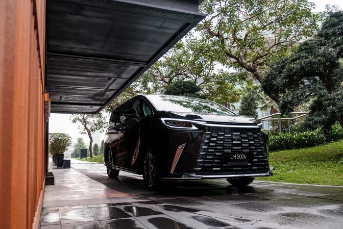đèn xe lexus lm 500h 6 chỗ
