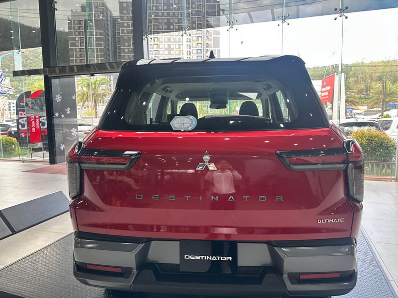 Mitsubishi Destinator Premium