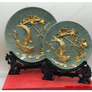 Đĩa gốm sứ dát vàng 24K cá chép hoa sen dk 25cm
