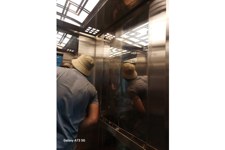 Dịch vụ đánh bóng phục hồi thang máy trầy xước ố màu