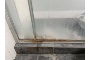 DỊCH VỤ PHỤC HỒI KÍNH NHÀ TẮM – CABIN KÍNH BỊ TRẦY XƯỚC, Ố MỐC