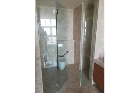 Dịch vụ phục hồi kính nhà tắm – cabin kính bị trầy xước, ố mốc