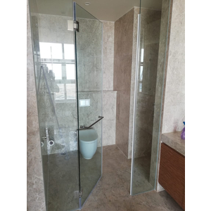 Dịch vụ phục hồi kính nhà tắm – cabin kính bị trầy xước, ố mốc