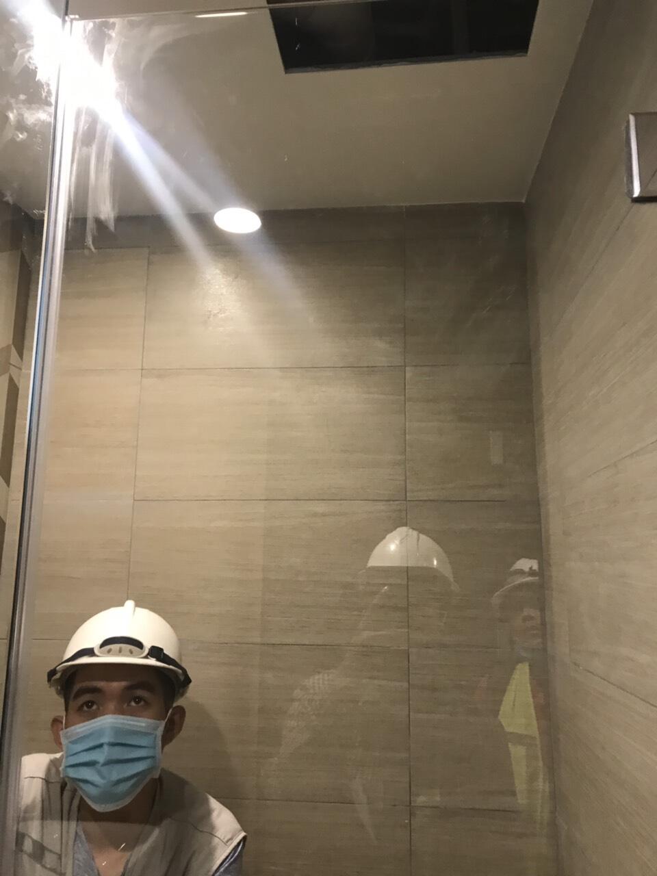 Dịch vụ phục hồi kính nhà tắm, cabin kính trầy xước ố mốc