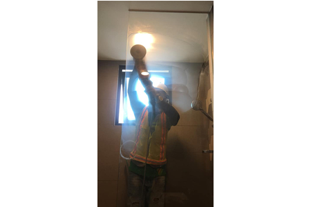 Phục hồi kính nhà tắm, vách kính, mặt dựng | Hoàng Gia