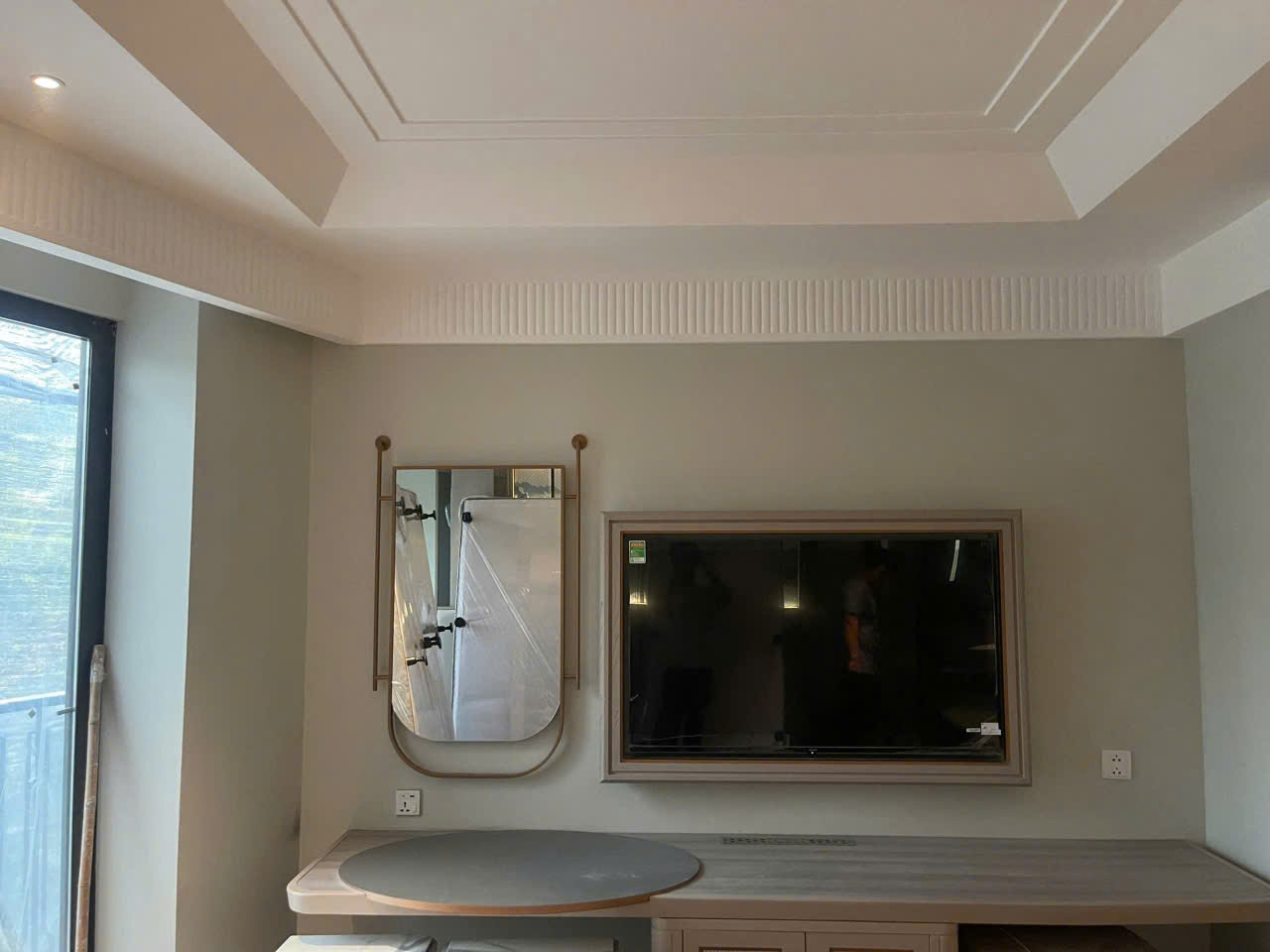 📌 GƯƠNG NHÀ TẮM KHUNG INOX MẠ VÀNG CITYBUILDING – THIẾT KẾ BO CONG SANG TRỌNG