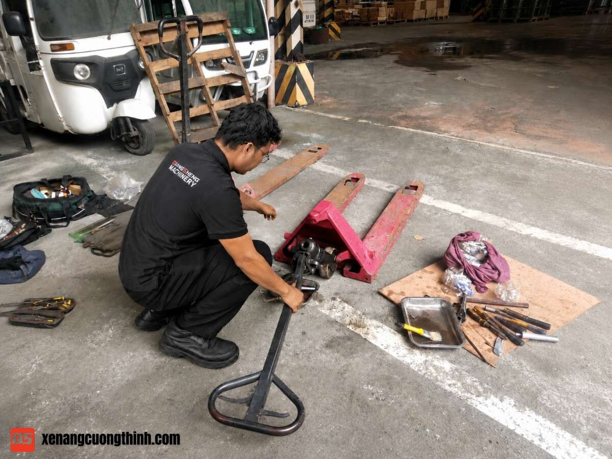 Dịch Vụ Sửa Chữa Xe Nâng Tay Tận Nơi | Xe Nâng Cường Thịnh