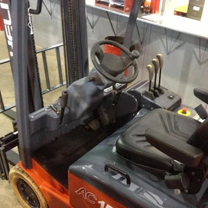 XE NÂNG ĐIỆN 3 BÁNH 1.5 TẤN