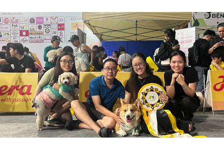 Điều gì thú vị ở sự kiện hơn 2.000 người ẵm chó cưng tham dự?
