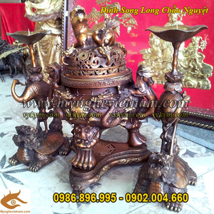 Bộ đỉnh đồng song long đúc nổi bày bàn thờ gia đỉnh