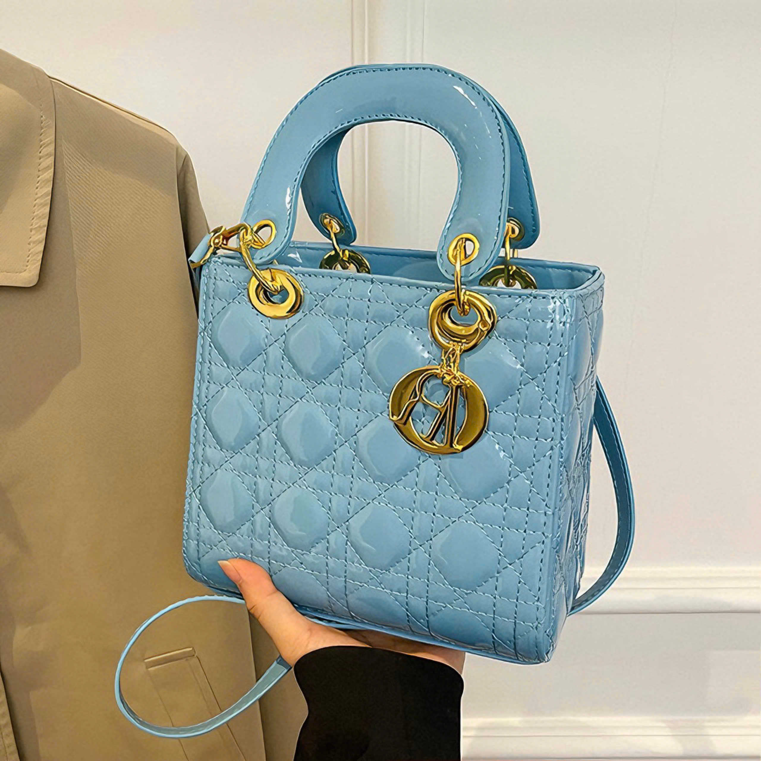 Túi Xách Dior Mini - Biểu Tượng Sang Trọng và Tinh Tế