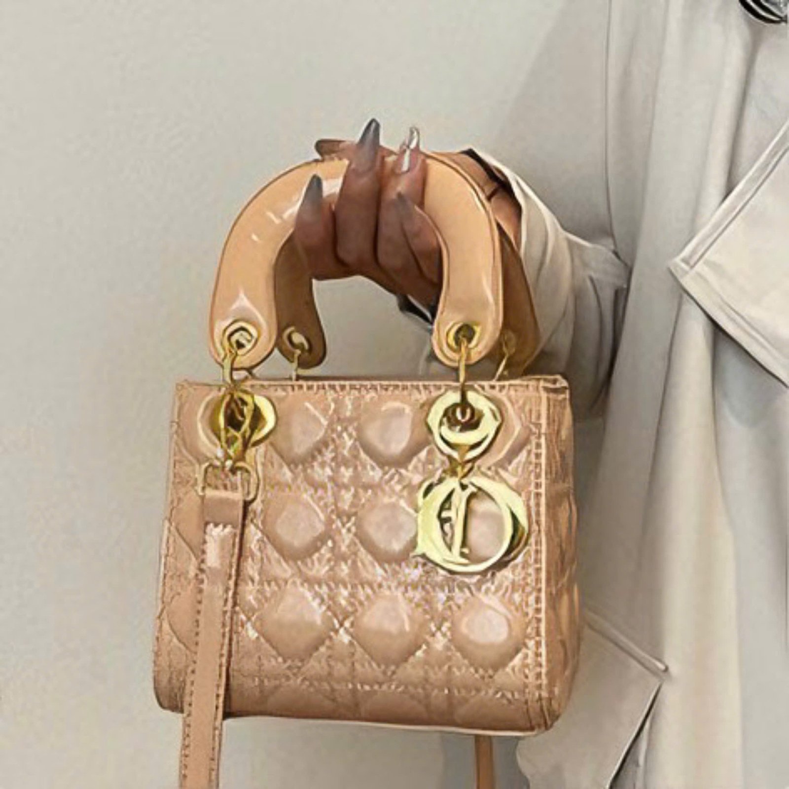 Túi Xách Dior Mini - Biểu Tượng Sang Trọng và Tinh Tế