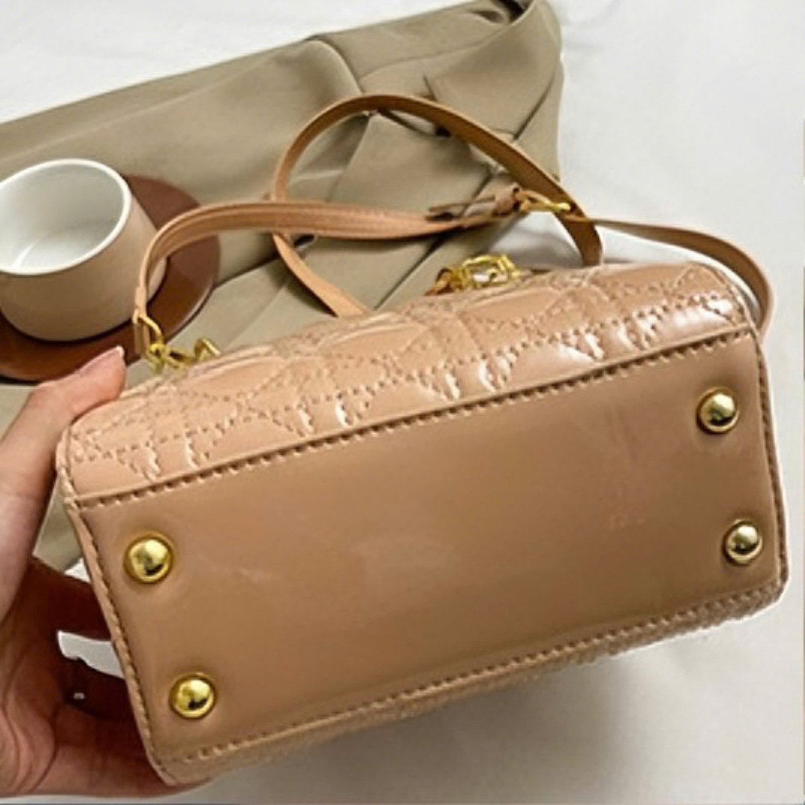 Túi Xách Dior Mini - Biểu Tượng Sang Trọng và Tinh Tế