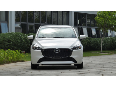 New Mazda 2 1.5 Luxury