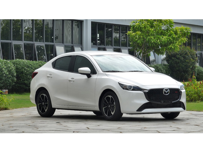 New Mazda 2 1.5 Luxury