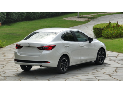 New Mazda 2 1.5 Luxury