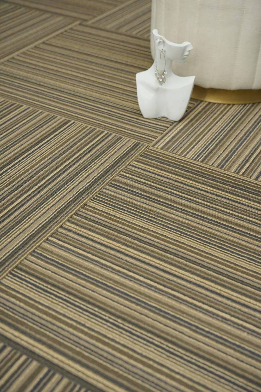 Thảm trải sàn tấm KT 50cmx50cm GOM-MELODYDK HNM