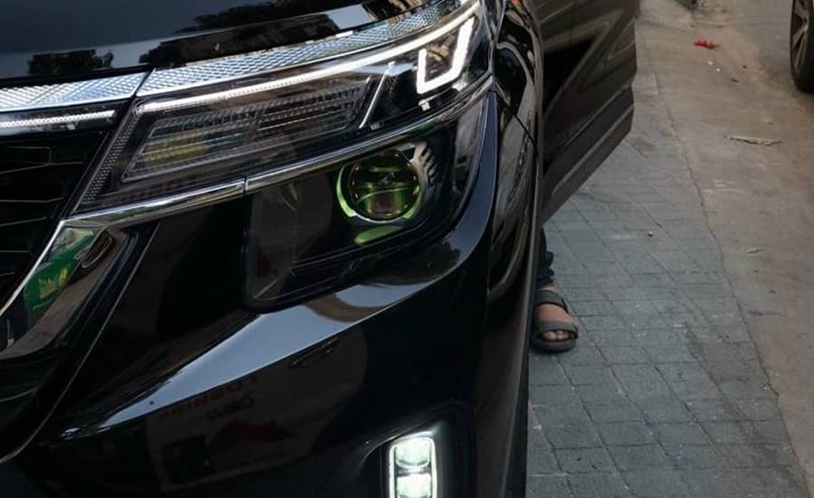 Độ bóng đèn led tăng sáng cho xe Kia Seltos