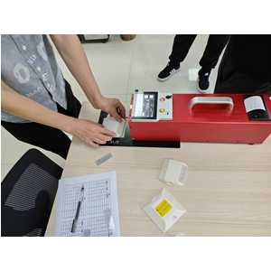 Máy đo độ phản quang đinh phản quang