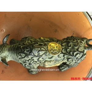 Tượng tê giác bằng đồng giả cổ dài 25cm