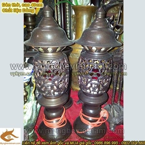 Đôi đèn thờ cúng, đèn giả cổ, bóng điện đỏ, đèn bằng đồng hun giả cổ