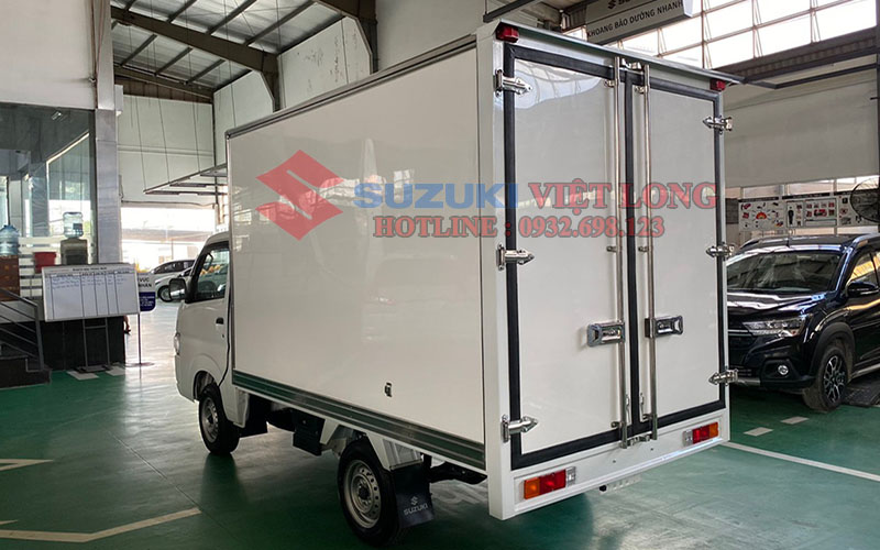 Đuôi xe có 2 cửa xe Suzuki Pro thùng composite 