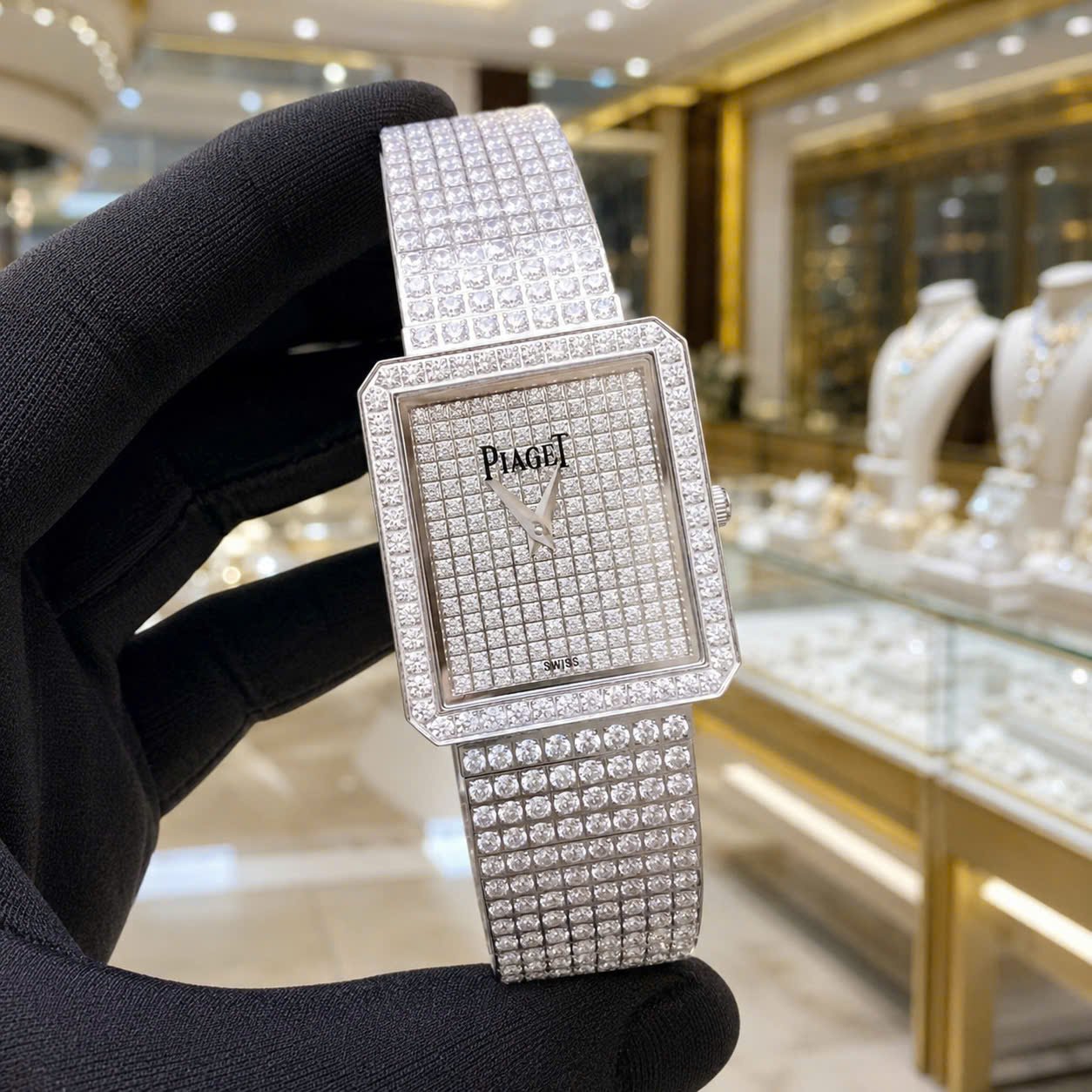 ĐỒNG HỒ PIAGET FULL DIAMOND - BIỂU TƯỢNG CỦA SỰ TINH HOA