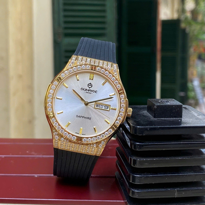 Đồng Hồ Nam Sunrise 1310CA Vàng Đính Đá - Kính Sapphire, Dây Cao Su Cao Cấp