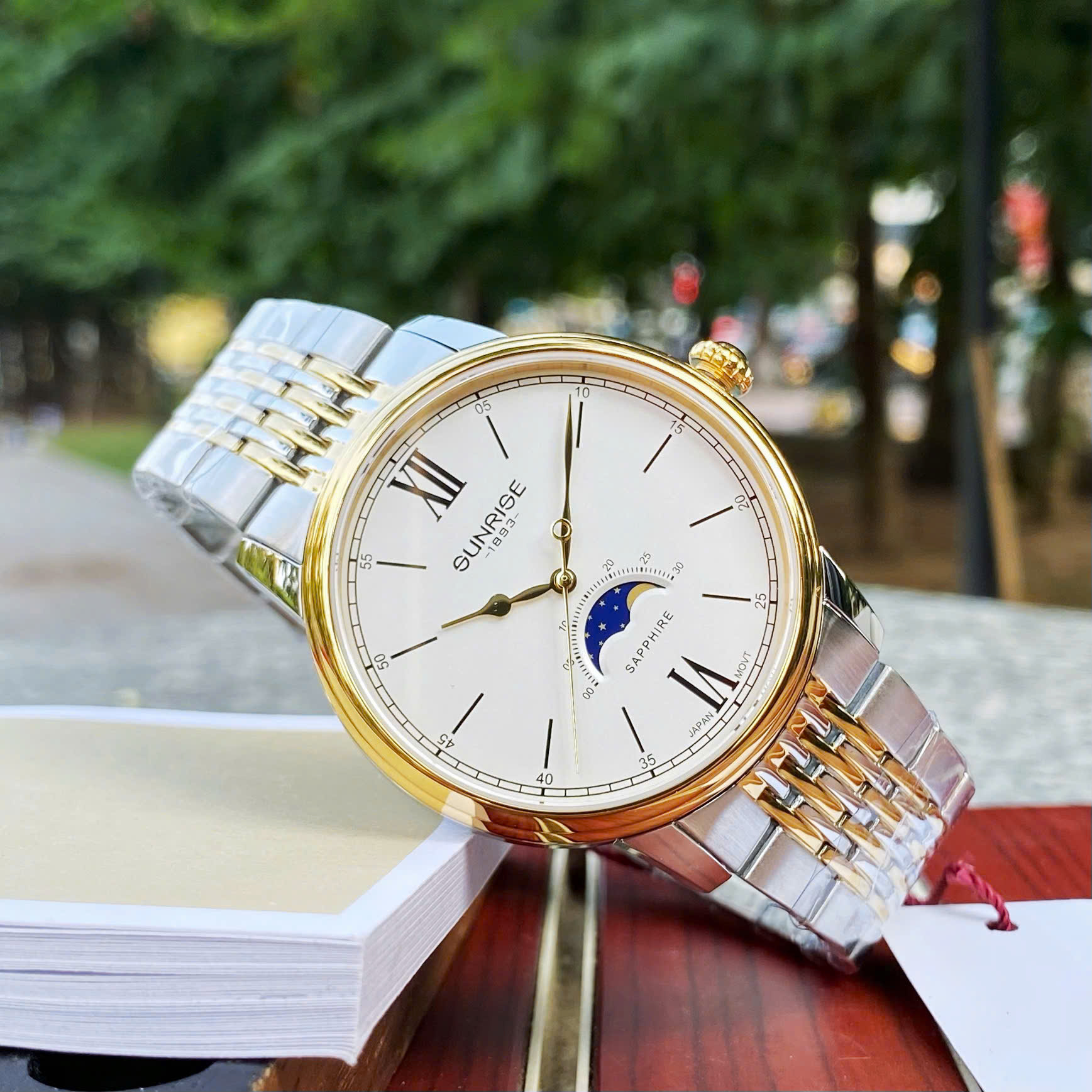 Đồng Hồ Nam Sunrise 1346SA: Sắc Xanh Lục Bảo Đẳng Cấp & Sang Trọng