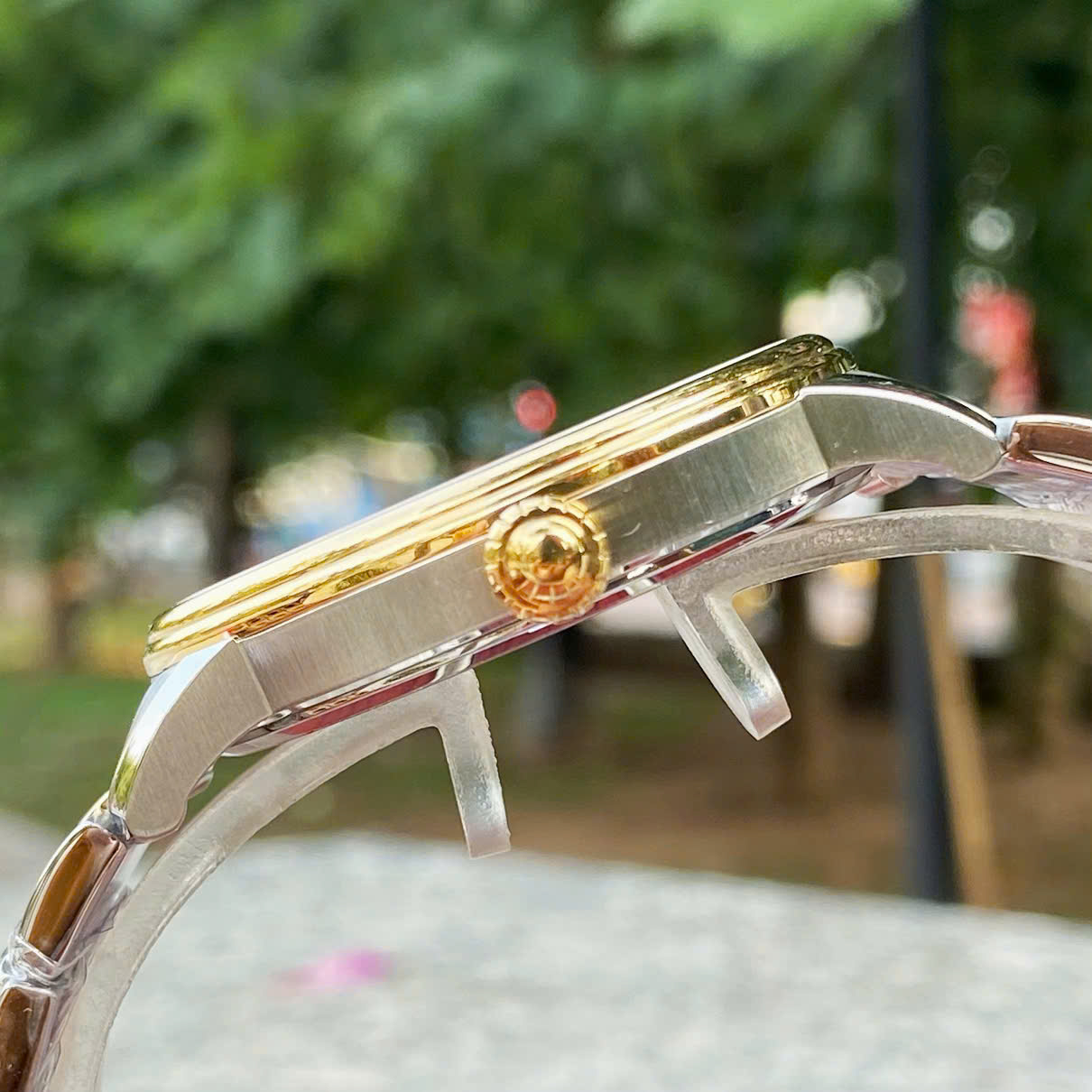 Đồng Hồ Nam Sunrise 1346SA: Sắc Xanh Lục Bảo Đẳng Cấp & Sang Trọng