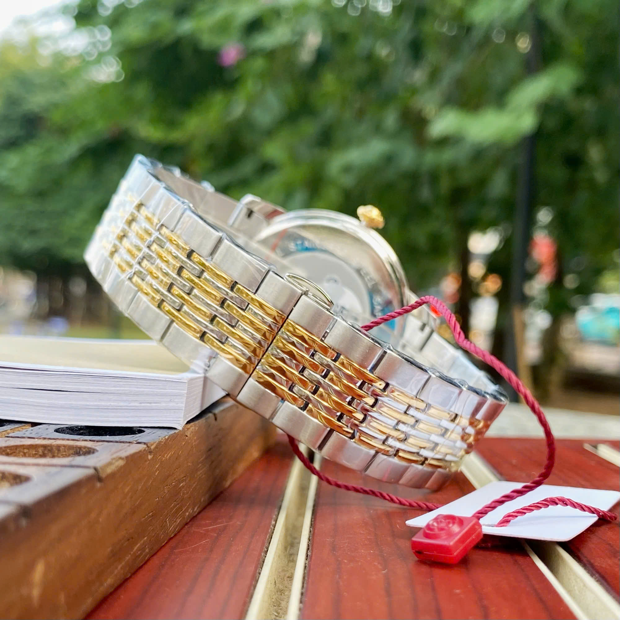 Đồng Hồ Nam Sunrise 1346SA: Sắc Xanh Lục Bảo Đẳng Cấp & Sang Trọng