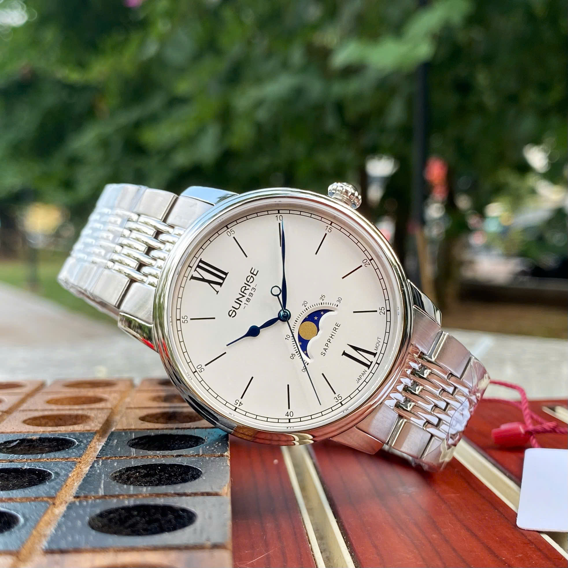 Đồng Hồ Nam Sunrise 1346SA: Sắc Xanh Lục Bảo Đẳng Cấp & Sang Trọng