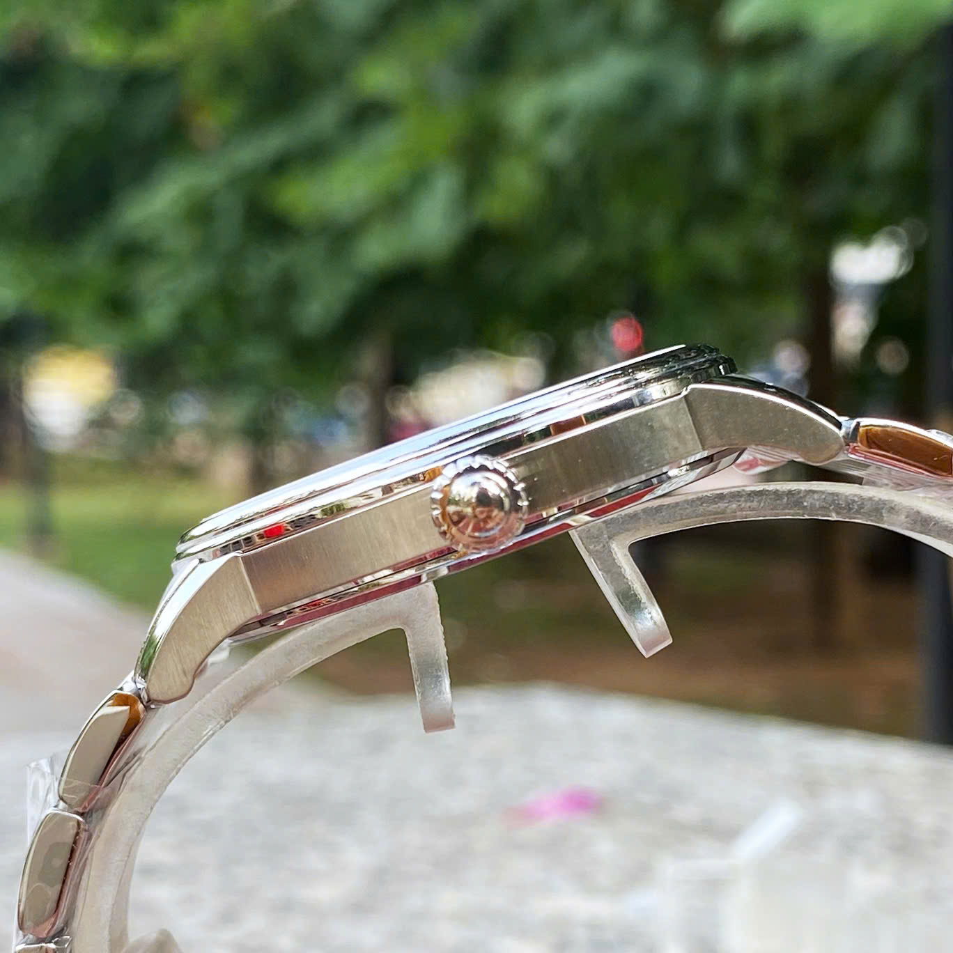 Đồng Hồ Nam Sunrise 1346SA: Sắc Xanh Lục Bảo Đẳng Cấp & Sang Trọng