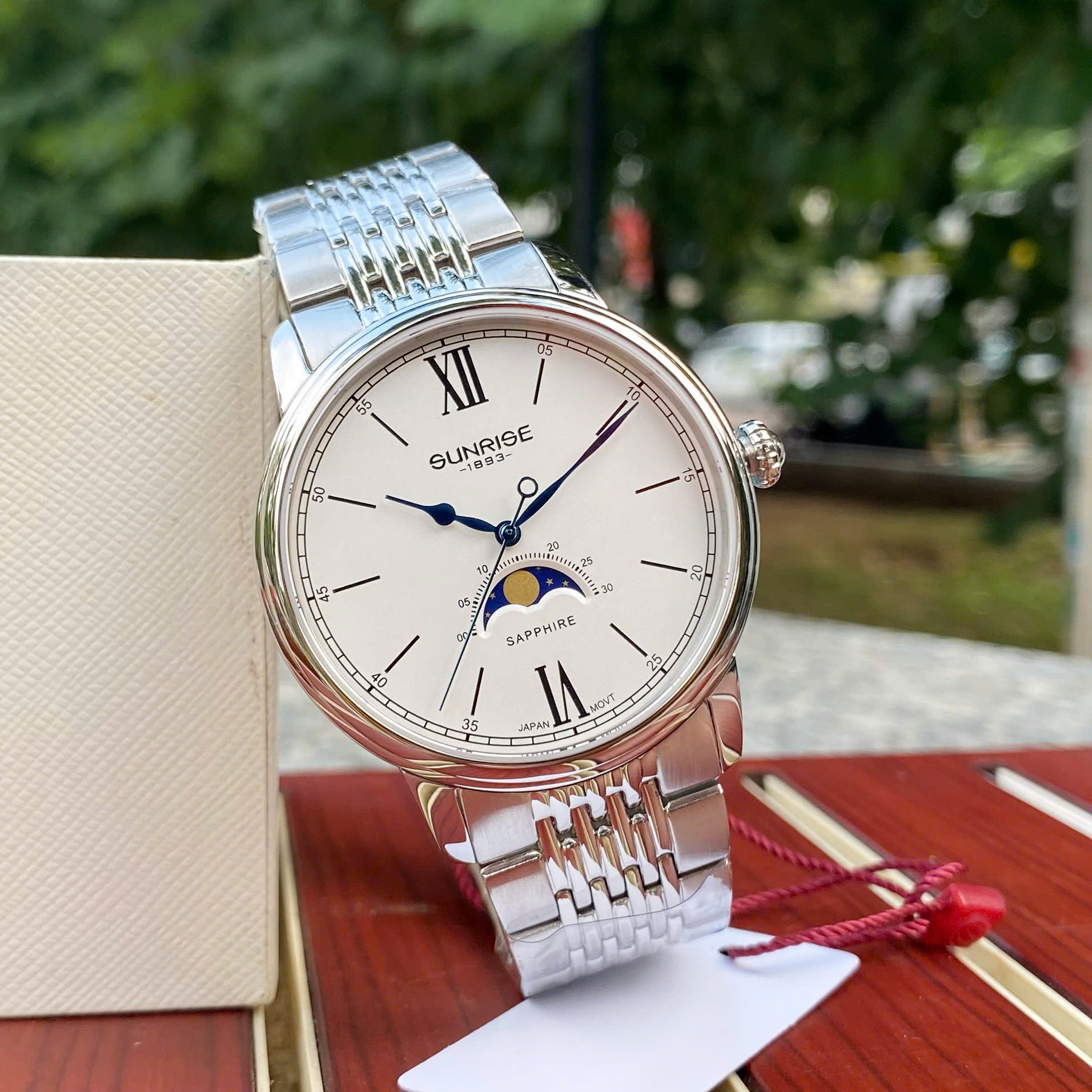 Đồng Hồ Nam Sunrise 1346SA: Sắc Xanh Lục Bảo Đẳng Cấp & Sang Trọng