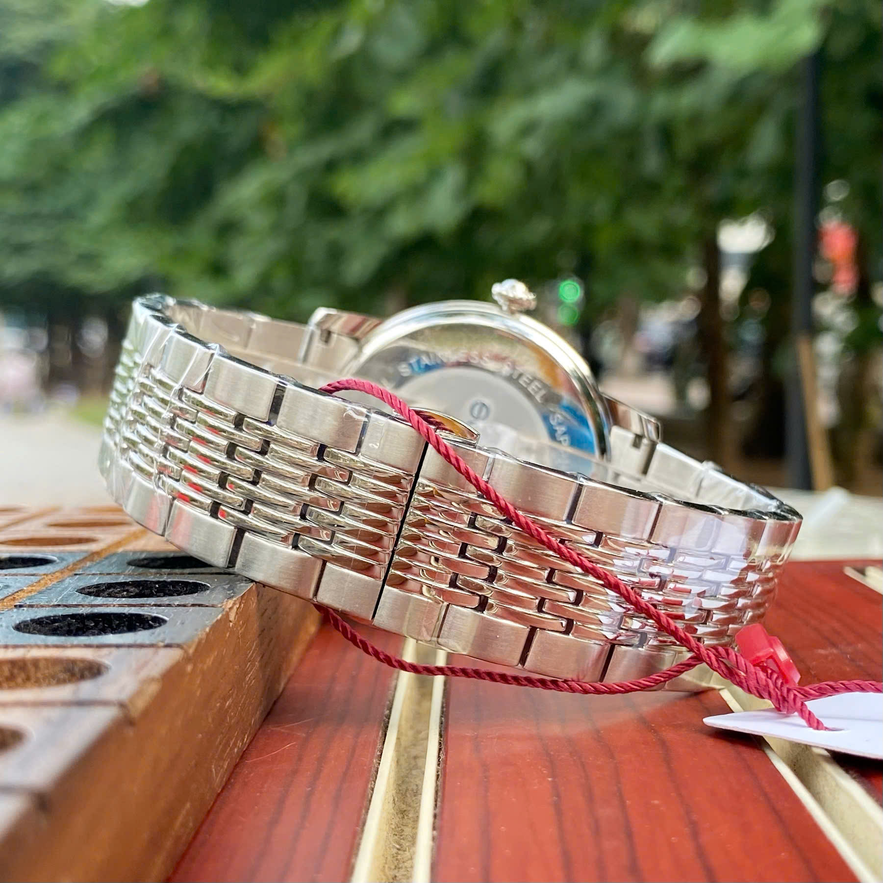 Đồng Hồ Nam Sunrise 1346SA: Sắc Xanh Lục Bảo Đẳng Cấp & Sang Trọng