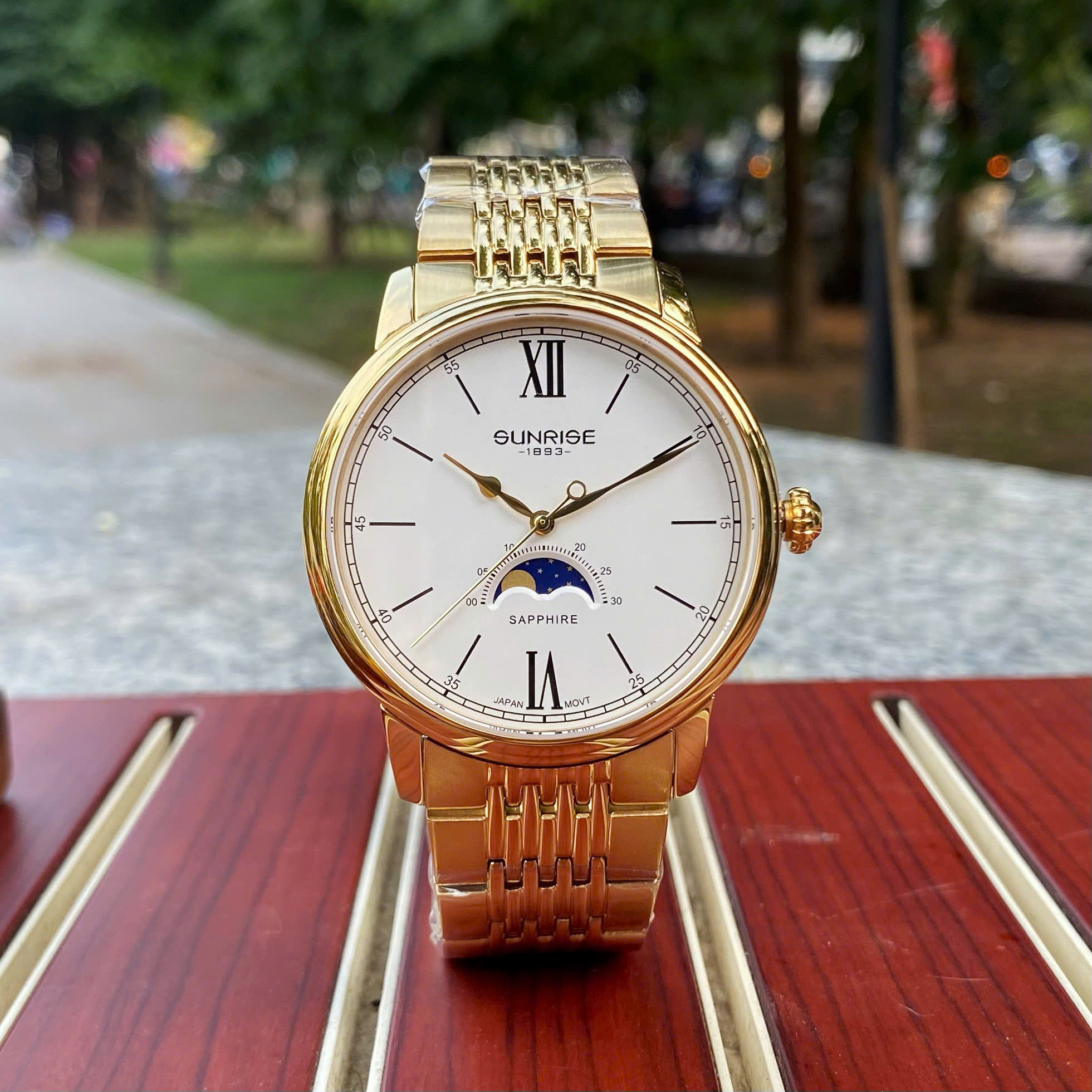 Đồng Hồ Nam Sunrise 1346SA: Sắc Xanh Lục Bảo Đẳng Cấp & Sang Trọng