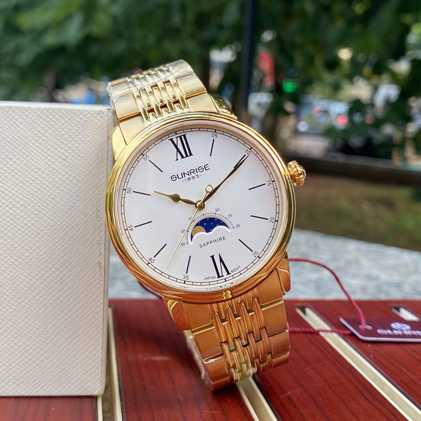 Đồng Hồ Nam Sunrise 1346SA: Sắc Xanh Lục Bảo Đẳng Cấp & Sang Trọng