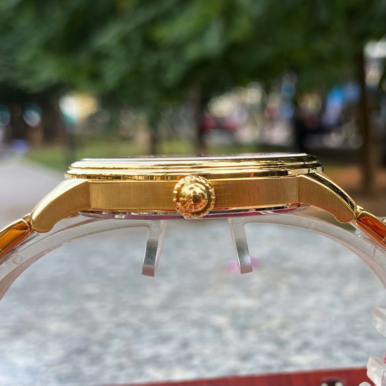 Đồng Hồ Nam Sunrise 1346SA: Sắc Xanh Lục Bảo Đẳng Cấp & Sang Trọng